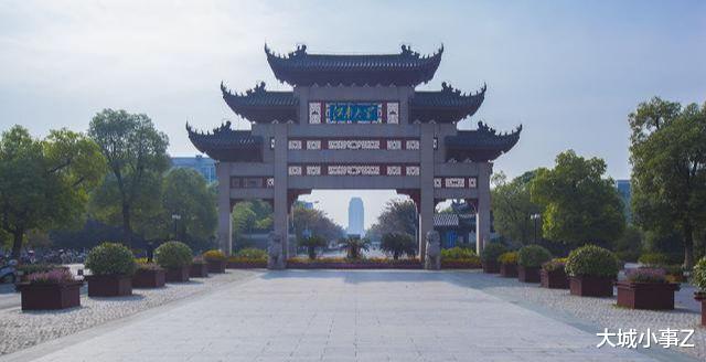 大城小事Z 我国高校是如何向“百年名校”靠拢的？