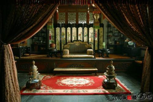 古人智慧|为何酒店的床尾要放一个凳子？其实这是古人发明的，名为“春凳”