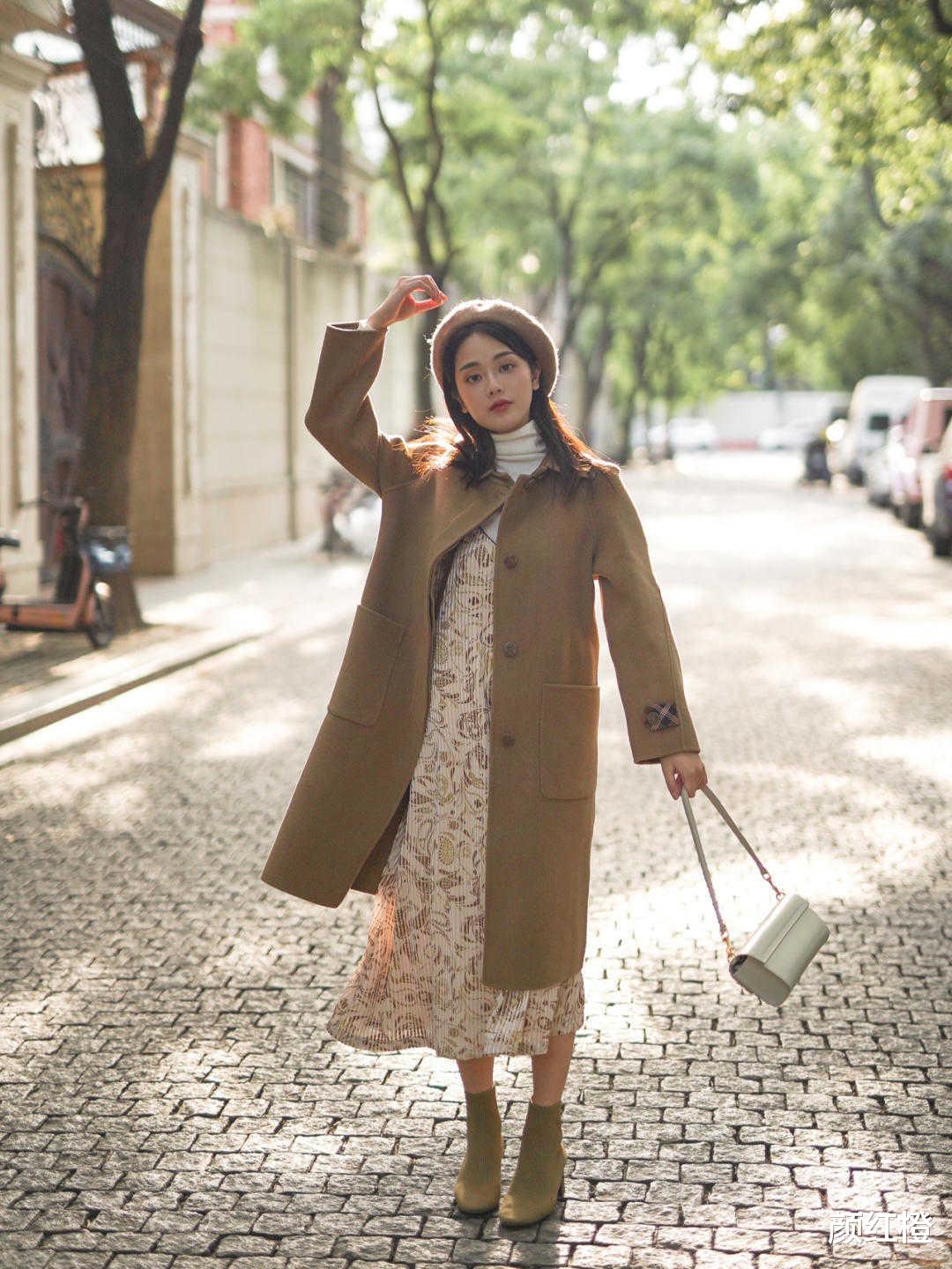 颜红橙 冬天大衣还得穿驼色，经典百搭又显气质，普通女生也能驾驭