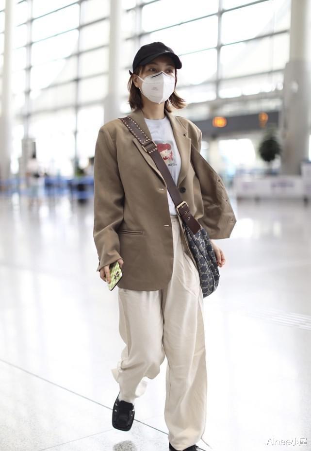 Ainee小屋|吴昕的气质挺淡然的，私服也喜欢穿裸色，西装配抽绳阔腿裤好潇洒