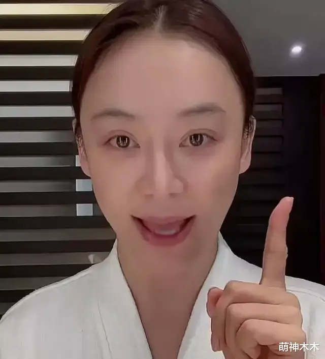 袁姗姗|袁姗姗最新采访大变样，撞脸姚笛又像杨幂，发际线也堪忧