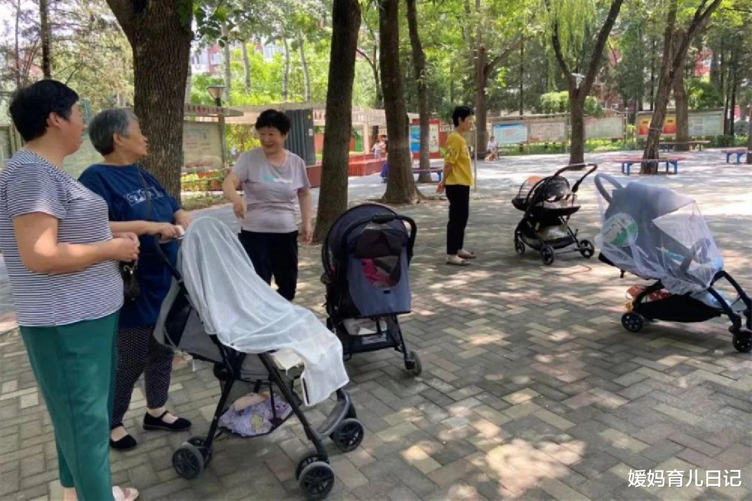 媛妈育儿日记|进城帮子女带娃后，孩子离不开家回不去，老漂族的心酸无处诉