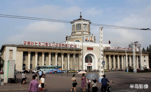 朝鮮火車站，隨處可見中國車，男司機洋氣時髦-圖4
