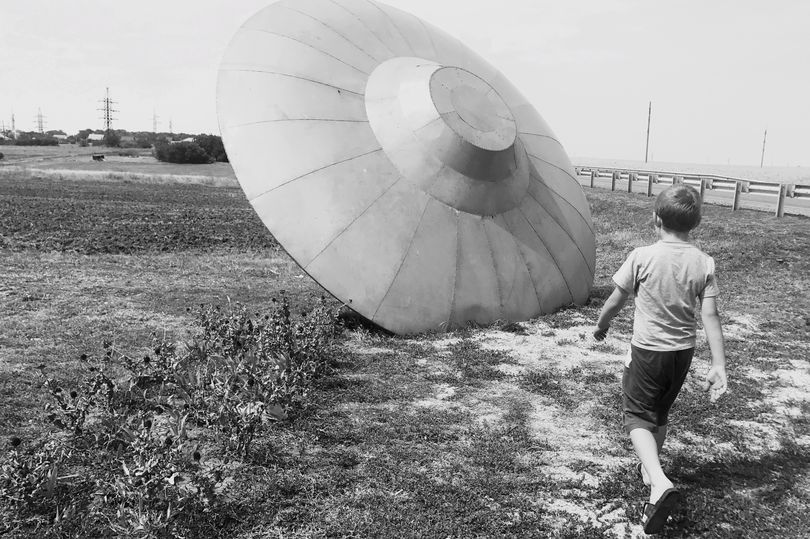 欧阳自远 外星人的UFO或能超越光速，在时间中旅行，甚至在维度之间跳跃