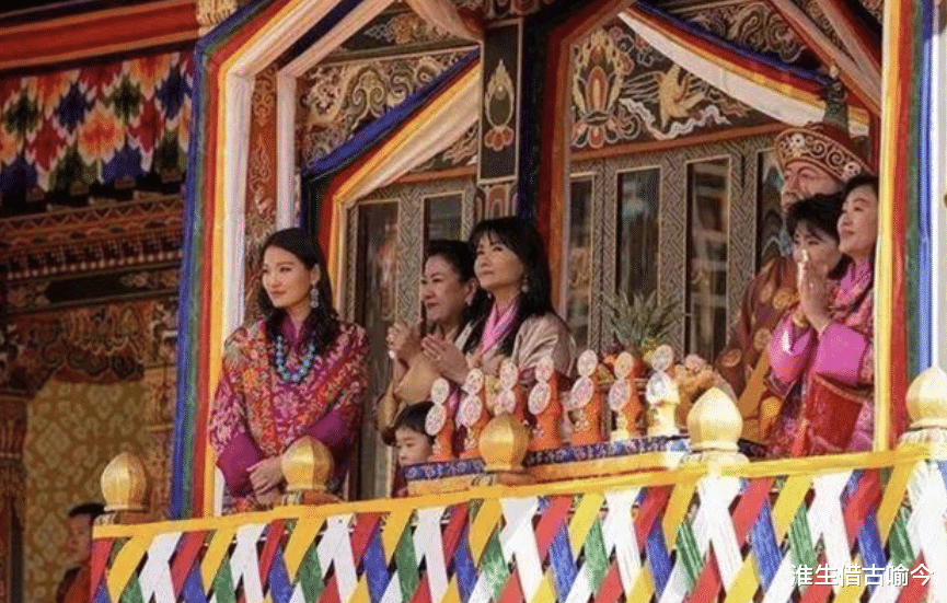 不丹4位王母一起迎接印度總理莫迪，4姐妹一起嫁老國王，不分嫡庶-圖6