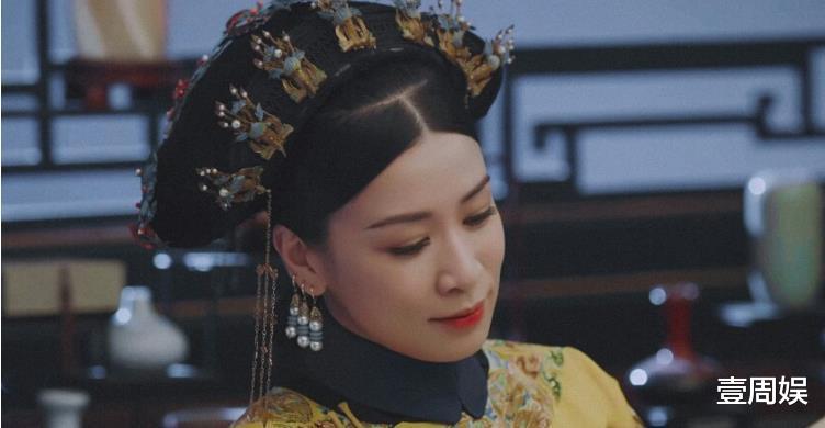 小姐姐|46岁佘诗曼深夜独自现身街头，打扮犹如职场女性，生图太过真实