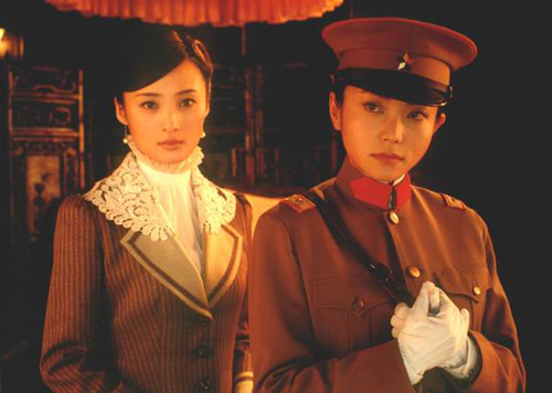 李沁|14年前，李钰患病离世，穿漂亮婚服安葬，汪雨帮她尽孝还扫墓10年