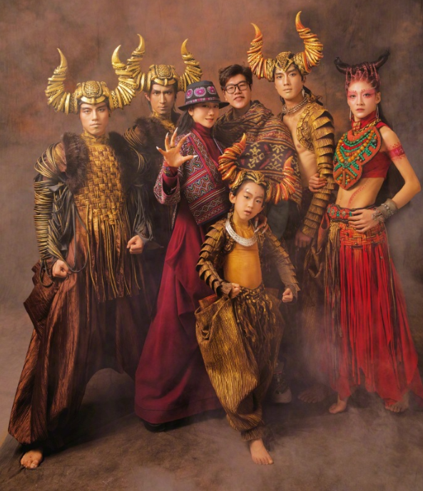 杨丽萍|杨丽萍春晚节目被毙！不甘心的她晒出舞台造型，网友却说：欣赏不来