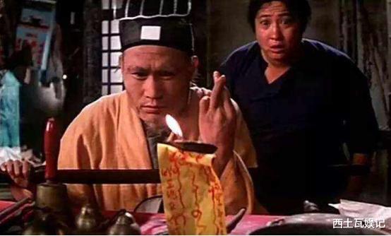 林正英|1997年，道长林正英去世，葬礼现场布置诡异，死亡真相暗藏玄机