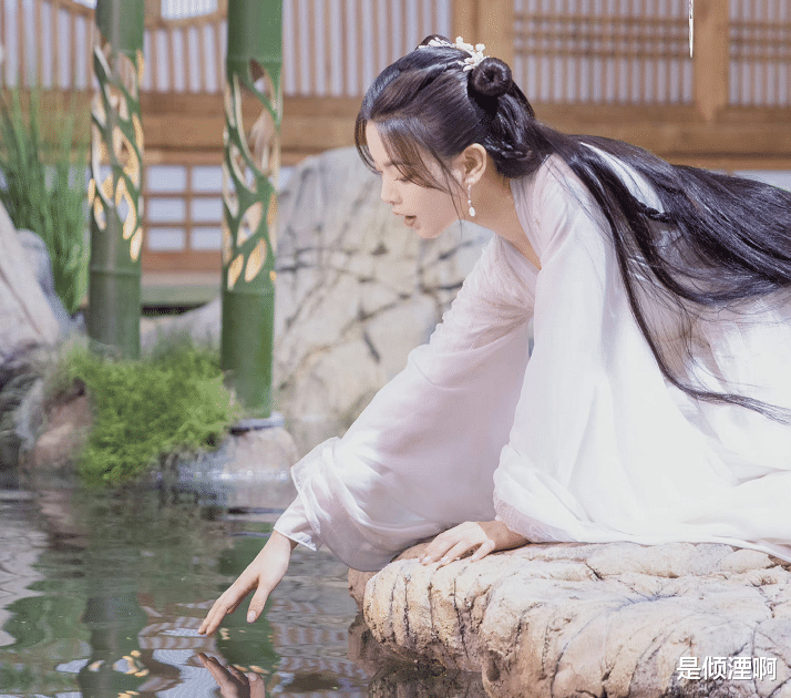 一时冲动七世吉祥|杨超越《一时冲动七世吉祥》路透曝光，造型可爱惹人怜，期待了！