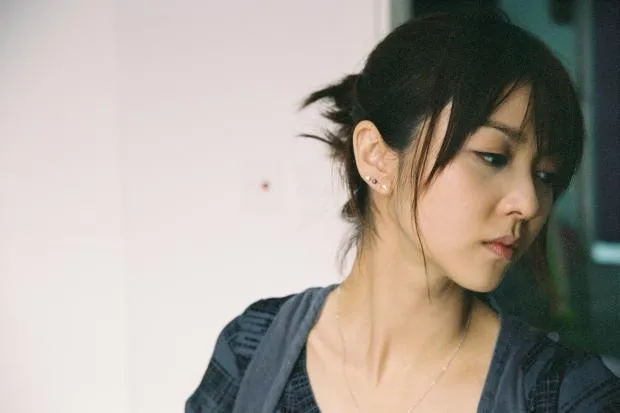 薛凯琪|“港圈最后的少女”消失10年高调复出，艳压内娱小花：不愧是我的童年女神！