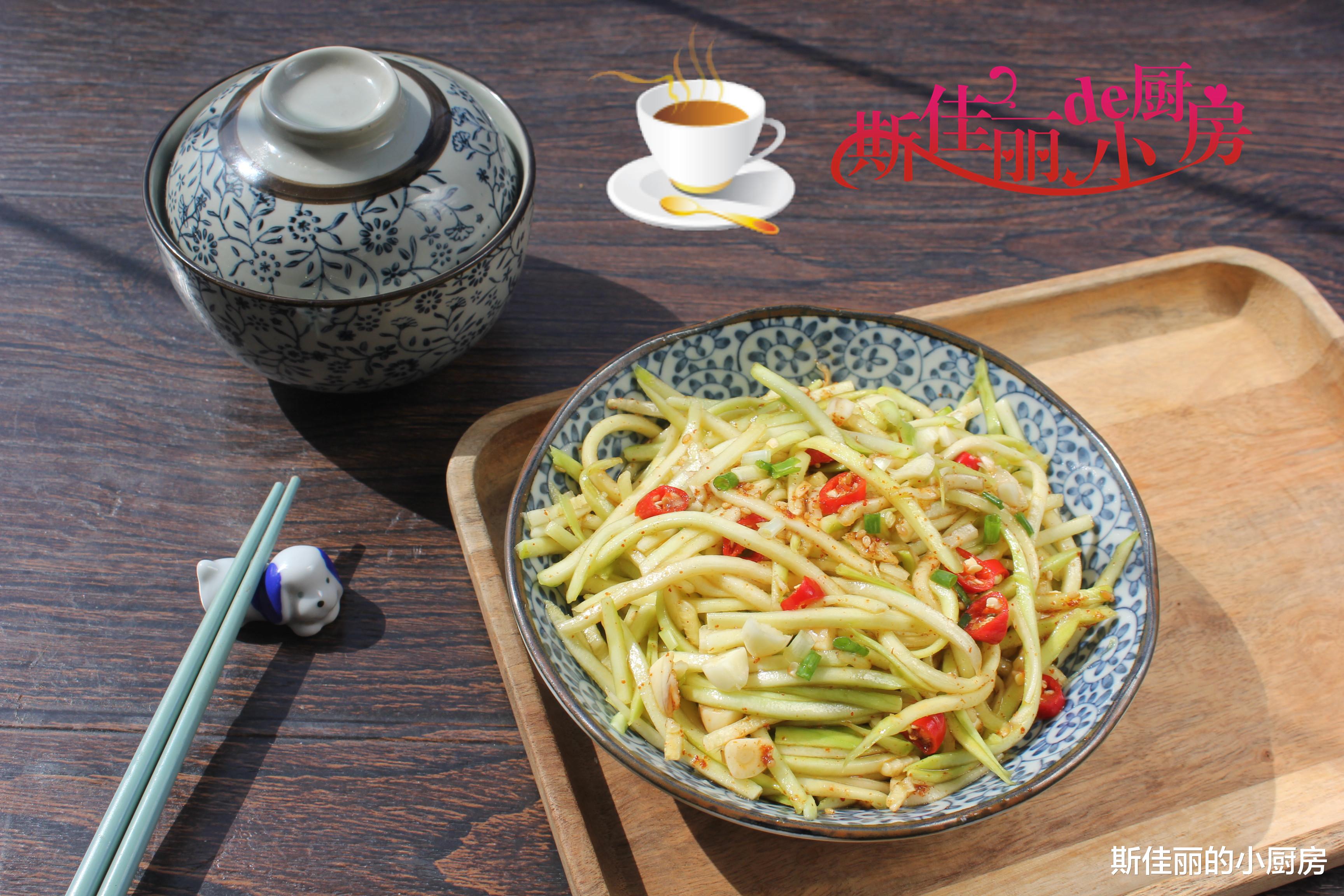 豆腐|夏天西葫芦别炒着吃了，试试这个新做法，清脆爽口又开胃，贼好吃