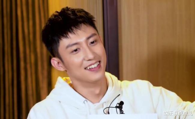 肖战|黄景瑜曝北京春晚后，喊肖战来他家立马就过来了，理由超好笑