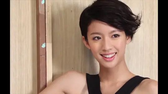 蔡思贝|她被誉为“TVB发电机”，曾被开价200万一晚，入行7年传15段绯闻