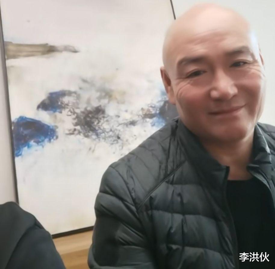 程潇|老演员生存不易，方丈侯堃卖货被嘲过气，为赚钱低声下气陪着笑脸