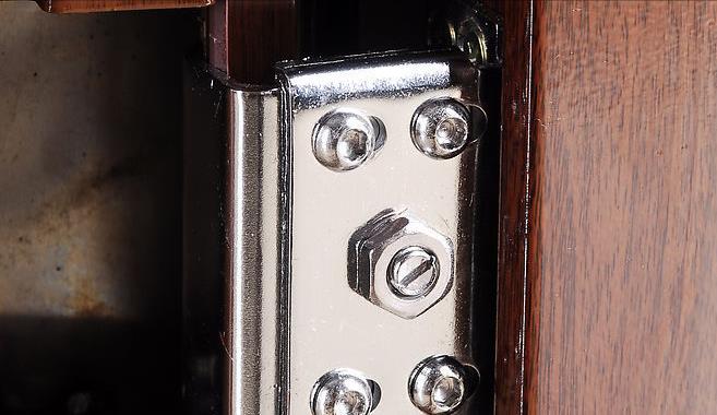 不会选购防盗门,那么有6个技巧要记住,轻松选购防盗门还不踩雷