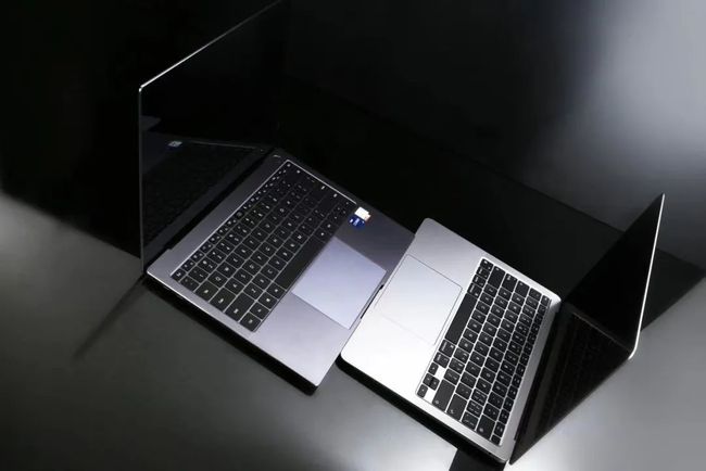 数据线|当英特尔11代酷睿遇上Apple M1——两款高关注度轻薄本完全解读