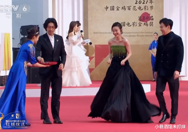 宁静|金鸡红毯太卷？宁静着装最清凉，金晨排骨胸抢镜，徐娇拍照不离场