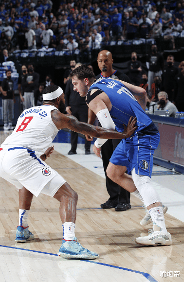 勒布朗·詹姆斯|全力卡45分一战封神!中投16中13打爆东契奇,全力詹看到他都脸红