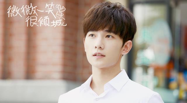 杨洋|继《微微》以后，杨洋再演“校草级男神”，看到女主：颜值很赞！