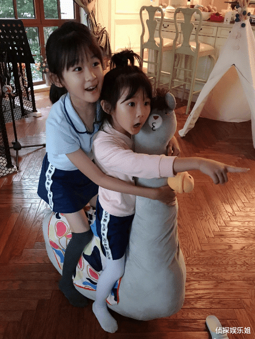 bridge|陆毅妻女合体拍大片，12岁贝儿个头直追妈妈，母女仨同款长腿抢镜