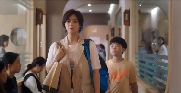 七七爸爸 《小舍得》刷屏：中国式父母在为孩子卑微地活着