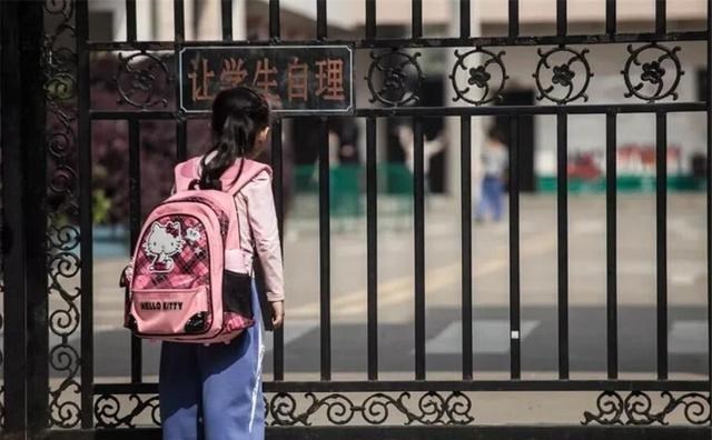 家有二宝育儿|开学一周实录,老师连连哭诉,孩子没人照顾,只因课后延时服务