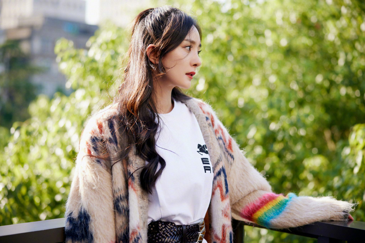 猫姐穿搭经 杨幂换了一款“小男孩短发”,认了10分钟,我才认出来,又帅又美