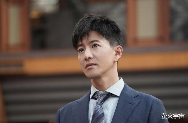 木村拓哉|48岁木村拓哉怼脸拍皱纹深，穿浴衣发根花白显苍老，颜值飘忽不定