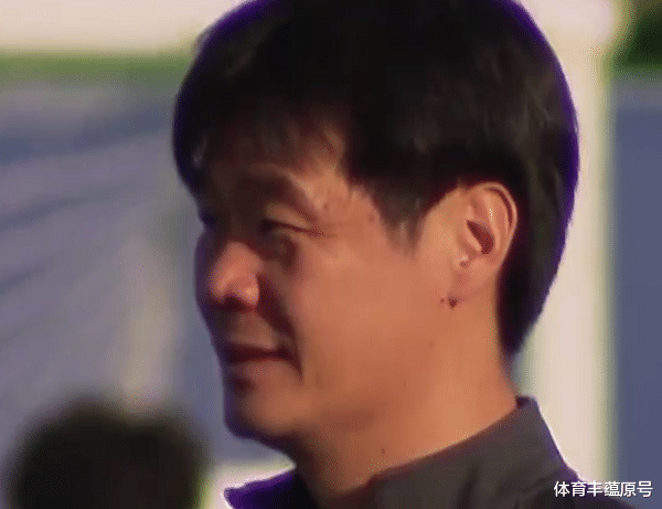 巴塞罗那|国足终结李铁时代，中超最佳教练开启练兵模式，世界杯闹剧继续