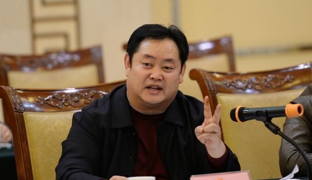 奶爸育儿宝库|2位山东富豪让人扼腕，日照人当首富后2年破产，淄博果汁大王衰落