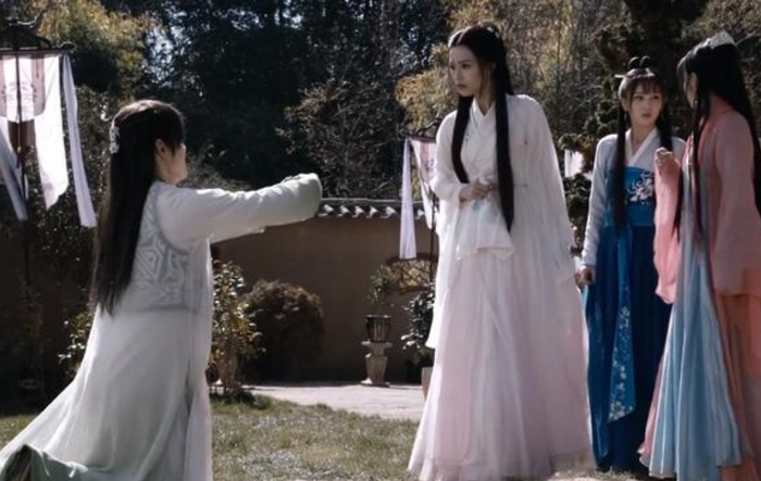 孙俪|34岁演阿紫大获好评，坏女人专业户的何泓姗，成新天龙八部亮点