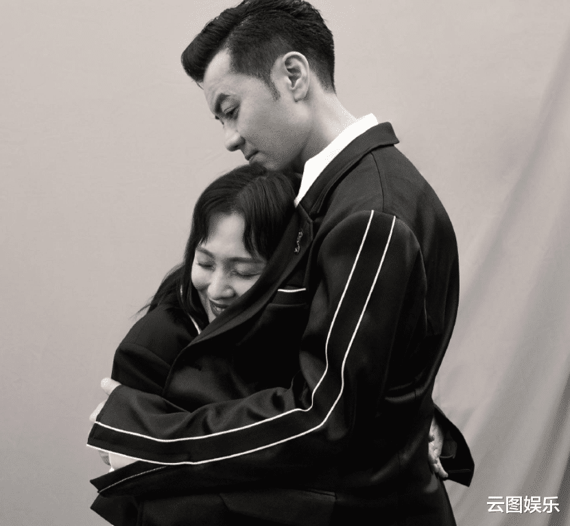 |50岁梁汉文庆祝结婚13周年！曾陪妻子抗癌6年，为其健康放弃生育