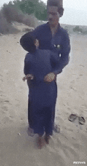 时光了了说说|女孩们以后穿裙子一定要注意点坐姿呀,这也太尴尬了!哈哈哈哈