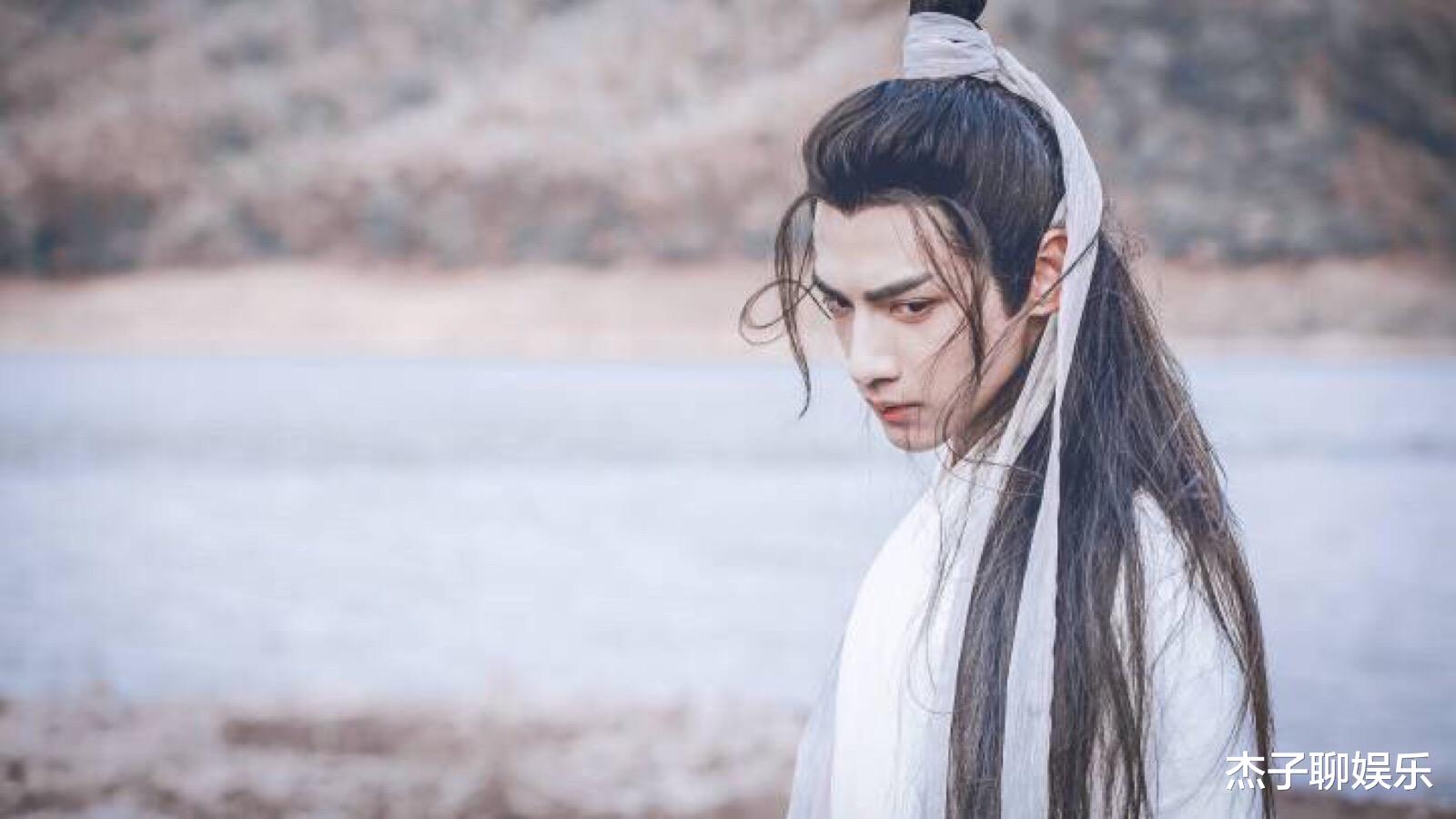 杨俊毅|事业巅峰时期无奈退圈，退居幕后为国效力，“童战”可曾后悔？