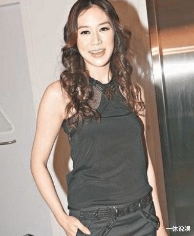 王亚平|她24岁嫁给李嘉诚，8年时间生4个娃，生出儿子奖励一艘游艇