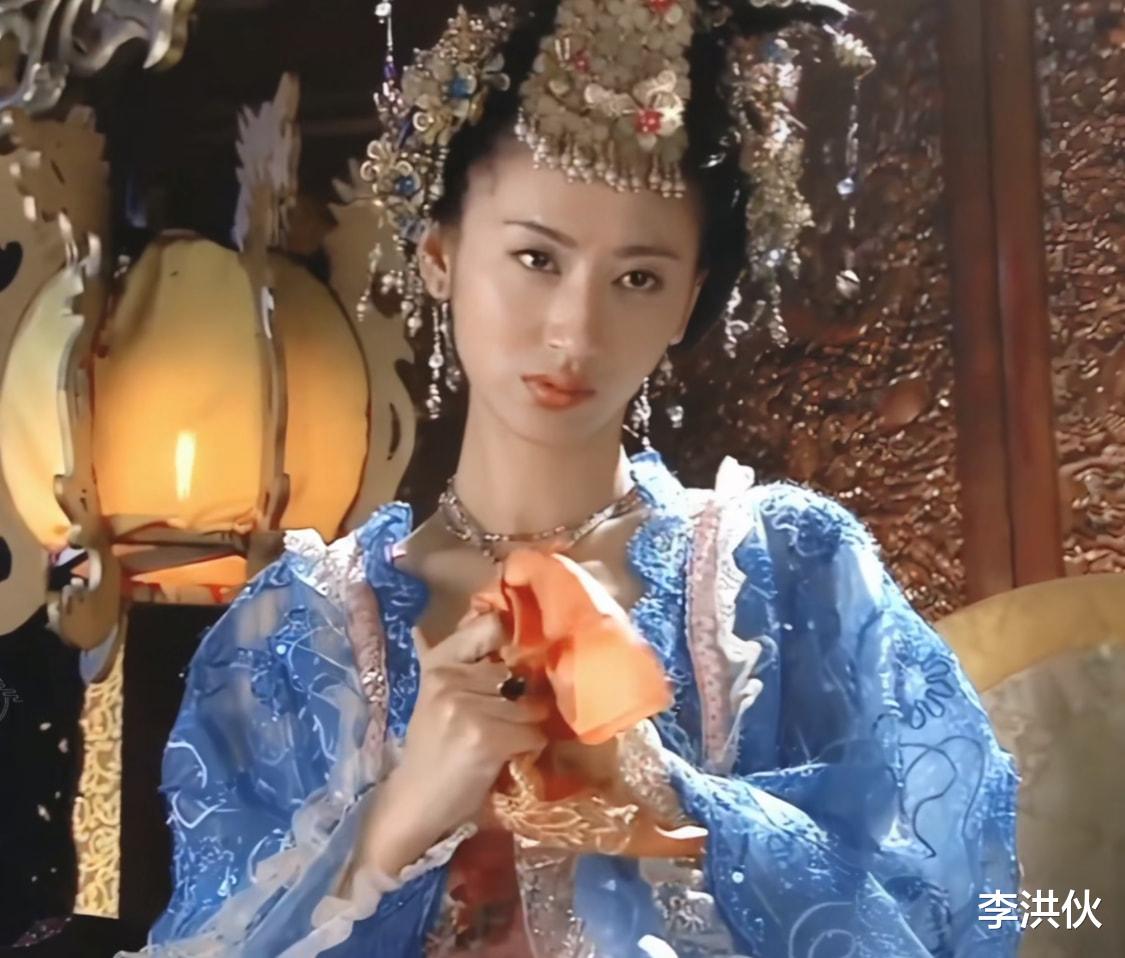 郭珍霓|同样头饰繁琐，为何她能做到艳而不俗、动而不乱？