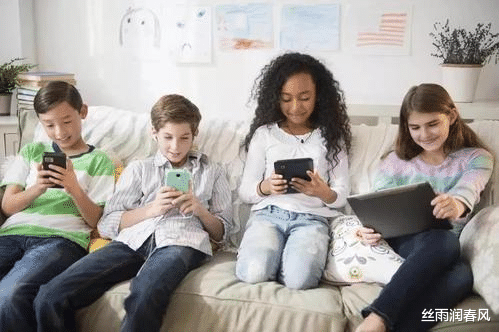 家庭教育|学生带手机到校，通知家长后跳楼自杀，学校和家庭教育应如何反思？