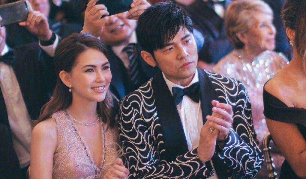 周杰伦|“天王”周杰伦：3个女人皆成过往，却甘愿为她4年亏损8个亿！