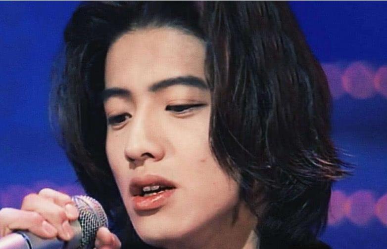 包贝尔|26年前得不到王菲，26年后就去撩她女儿！网友：通“吃”两代明星