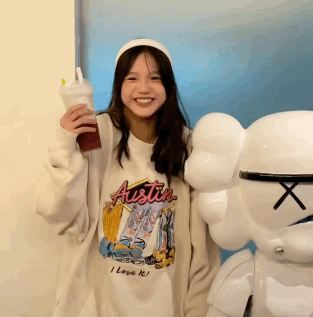 钟丽缇|钟丽缇二女儿张思捷已百万粉丝！颜值逆袭如夜雨后清荷，不输考拉