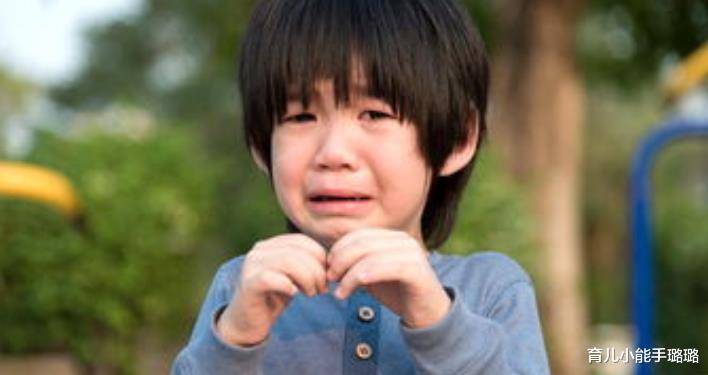 育儿小能手璐璐|“还没批评就哭上了”,孩子“哭点”低咋办?尹建莉:问题在家长