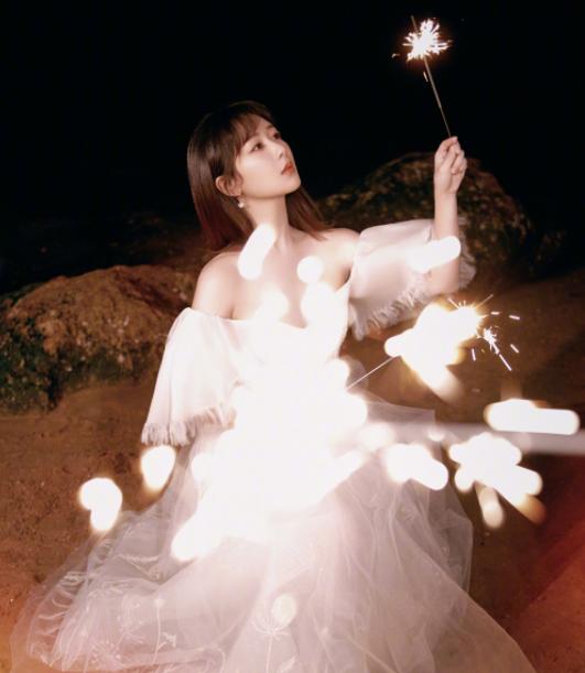 宣萱|李现连续4年为杨紫庆生，晒对方照片却引争议，CP粉：别装了