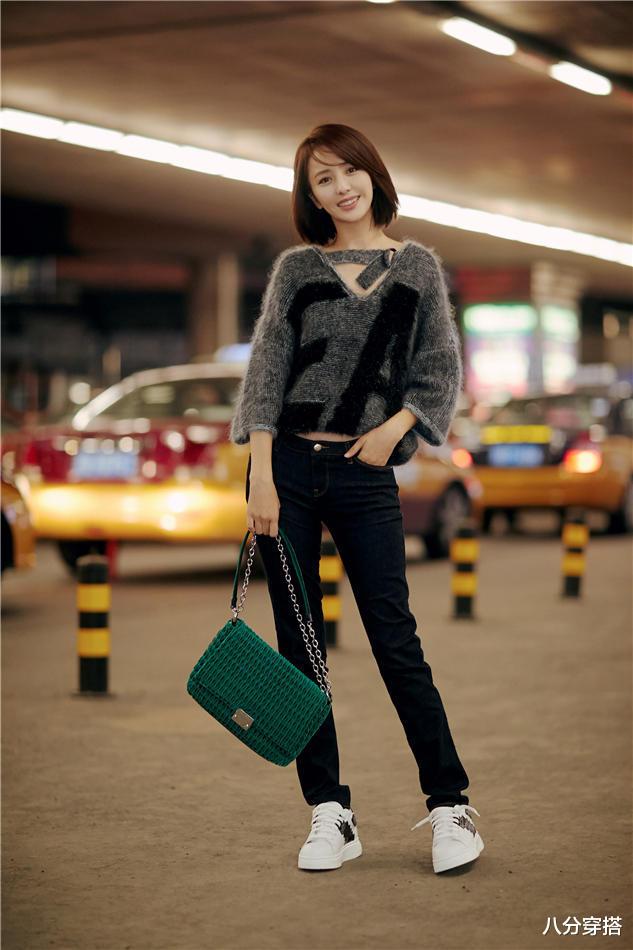 金晨|38岁的佟丽娅穿烈焰红纱裙，大方秀出“空竹腰”，状态好到爆炸