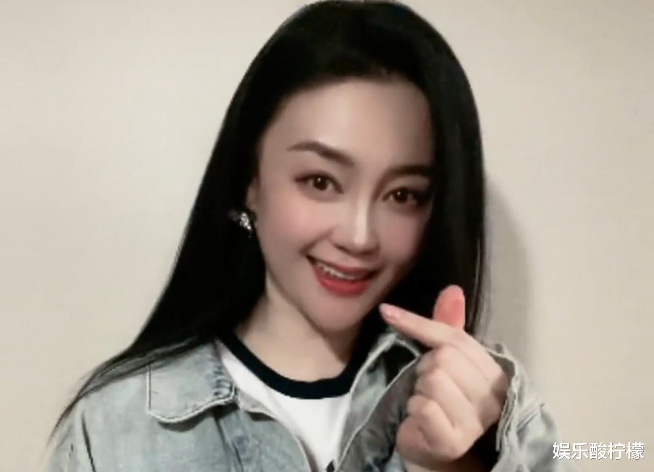 迪士尼|《乡村爱情16》通过备案，毕畅自拍晒锁骨，王小宝微博仍未更新