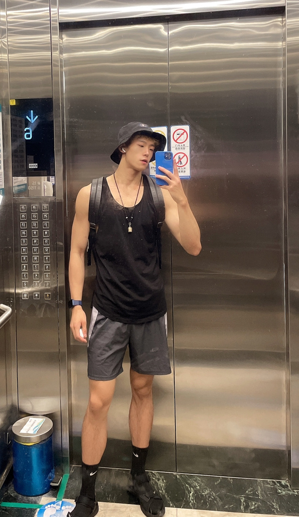 健身圈一哥|22岁深圳大男孩,大学期间练就满身肌肉,常年保持体脂率10以下!