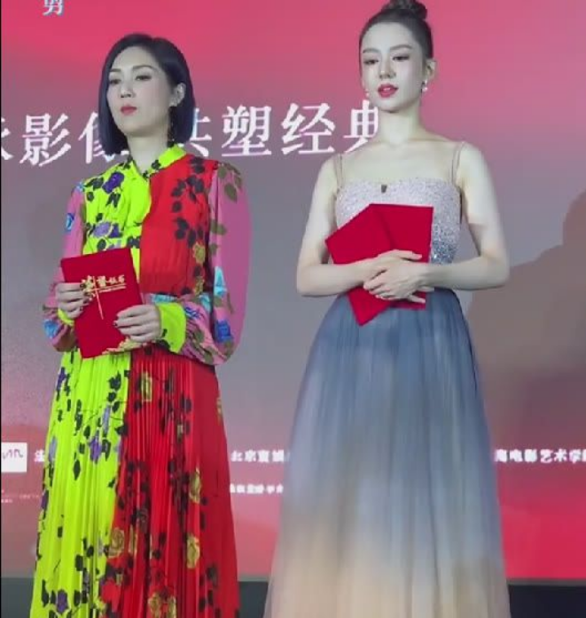 郎朗|郎朗晒辽视春晚路透照，吉娜发际线抢镜，油光满面额头不自然