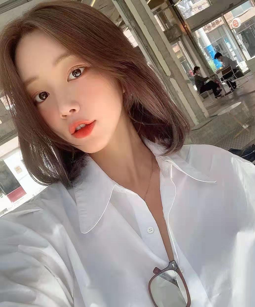 发型|不用打理都好看的4种发型，简约时尚又减龄，衬托五官又显脸小