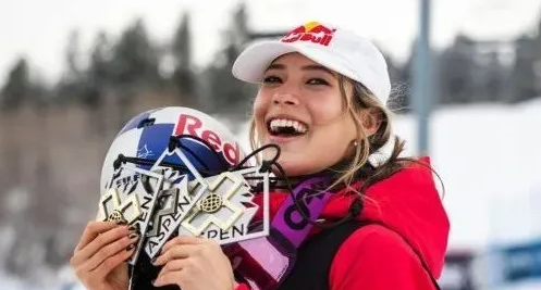 育儿宝屋|23岁放弃外国国籍，为中国出战：跳高女皇的孙女，还能续写传奇