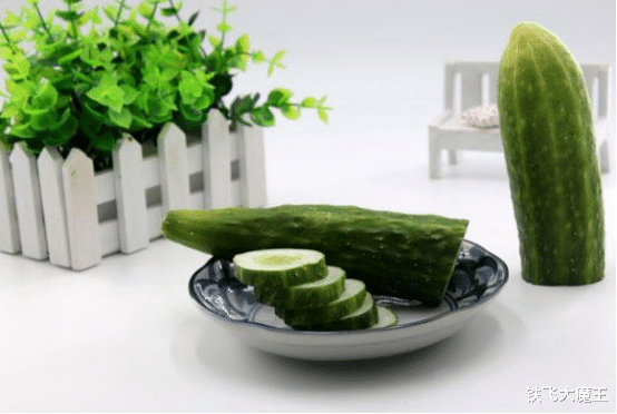 黄瓜|女人常吃几种食物，坚持一个月，腰间赘肉慢慢消失，皮肤也变白了